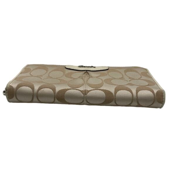 COACH Tan and Cream Signature Canvas Zip Around Wallet - Picture 2 of 10